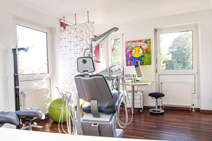 Praxisimpressionen: Dr. med. dent. Eva-Maria Schumann, Fachzahnärztin für Kieferorthopädie