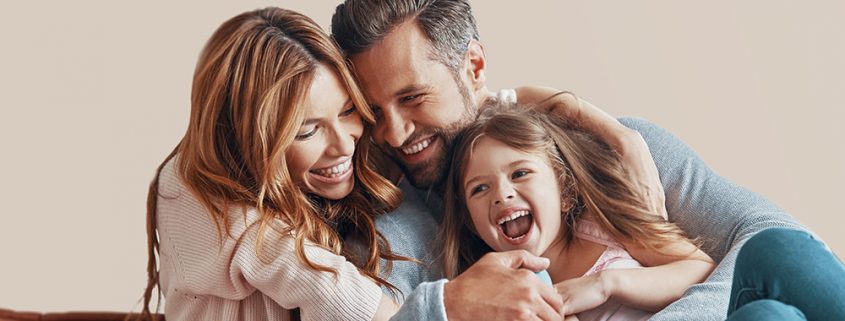 Fluoridfreie Zahnpflege Die natürliche basische Zahnpflege ohne Fluorid, mit natürlichen Inhaltsstoffen und 100 % naturreinen ätherischen Ölen. Ideal für die ganze Familie.